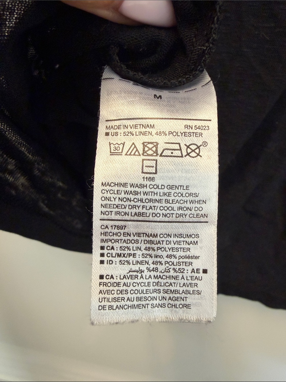 Old Navy Women’s Black V-Neck Short Sleeve Tee - Picture 4 of 5